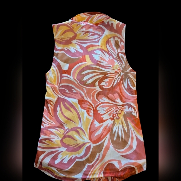 Cable & Gauge Sleeveless Ruched Blouse - Picture 4 of 4